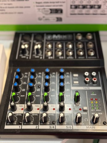 Mackie Mix 8
