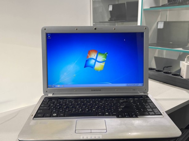 Samsung Np-R530
