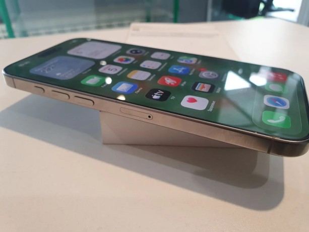Apple iPhone 16 Pro Max