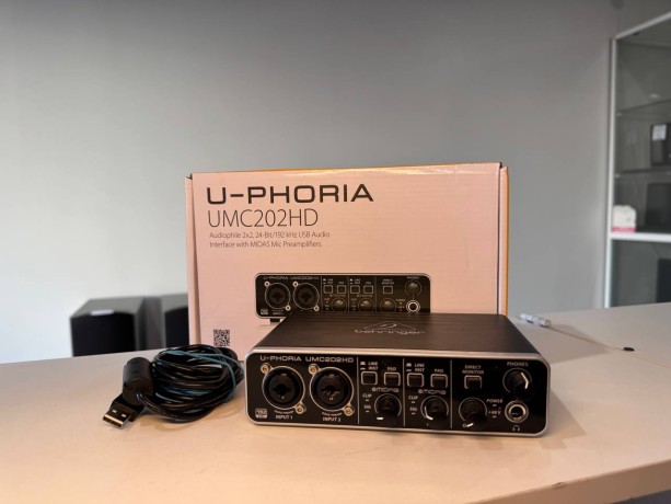 Behringer U-Phoria Umc202hd