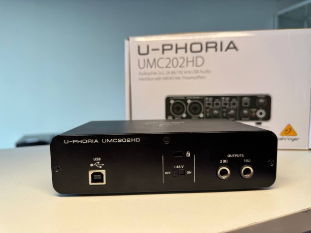 Behringer U-Phoria Umc202hd