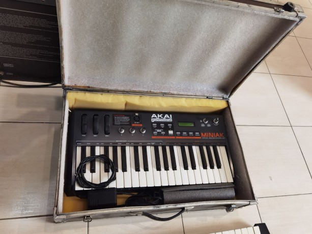 Akai Miniak