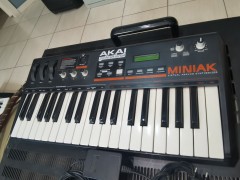 Akai Miniak