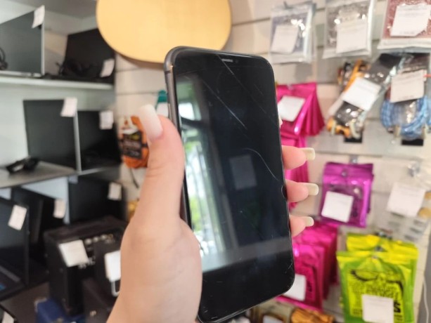 Apple iPhone 11