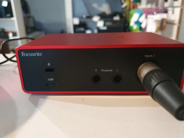 Focusrite Scarlett Solo Studio 4Th Gen