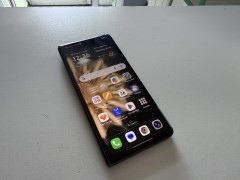 Honor Magic V2