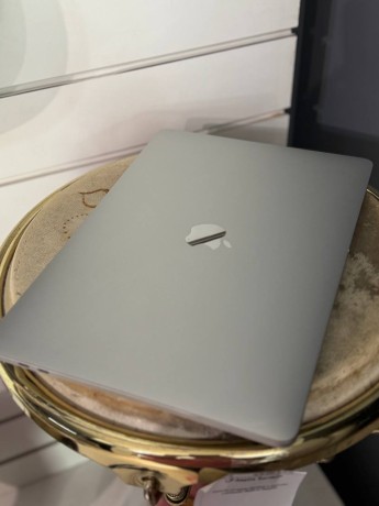Apple Macbook Pro 13  2020