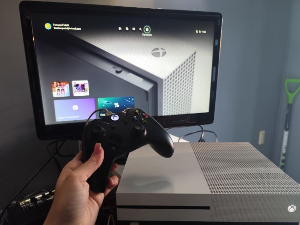 Microsoft Xbox One S