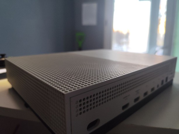 Microsoft Xbox One S