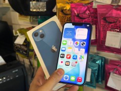 Apple iPhone 13