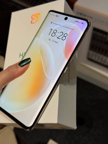 Huawei Nova 8