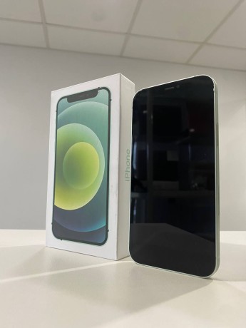Apple iPhone 12