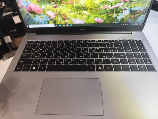 Honor Magicbook X16