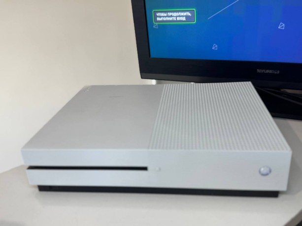 Microsoft Xbox One S