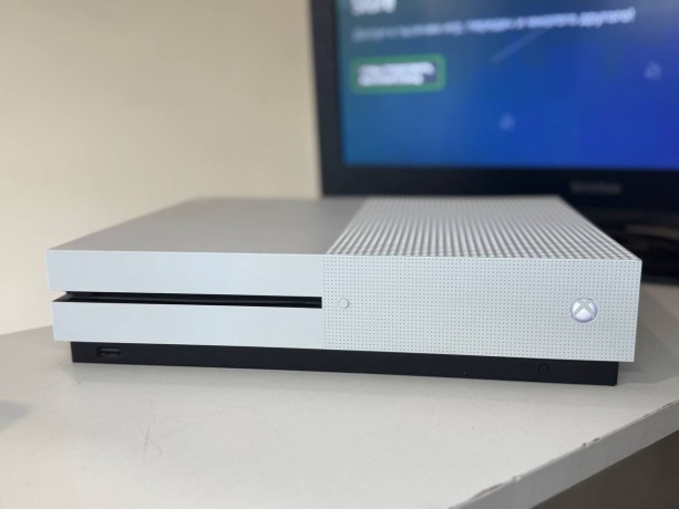 Microsoft Xbox One S