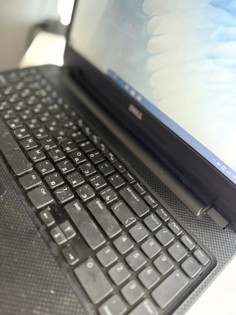 Dell Inspiron 3521