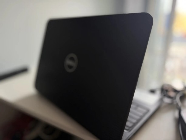 Dell Inspiron 3521