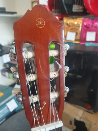 Yamaha C40