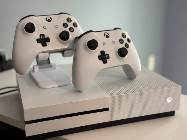 Microsoft Xbox One S