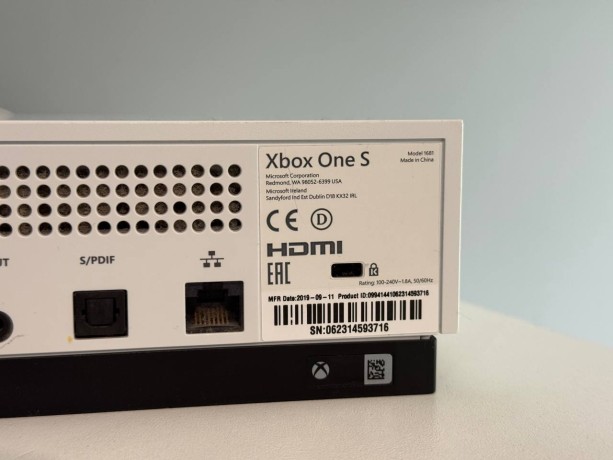 Microsoft Xbox One S