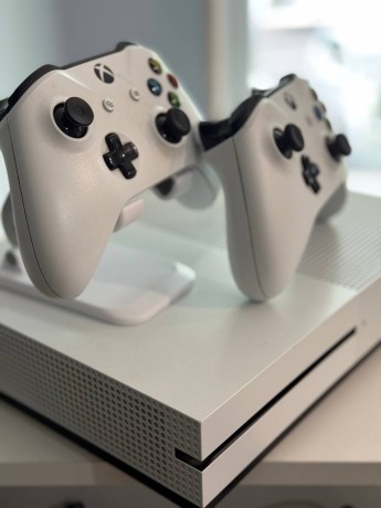 Microsoft Xbox One S