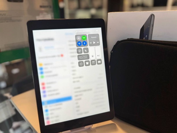 Apple iPad Air (1-Го Поколения)