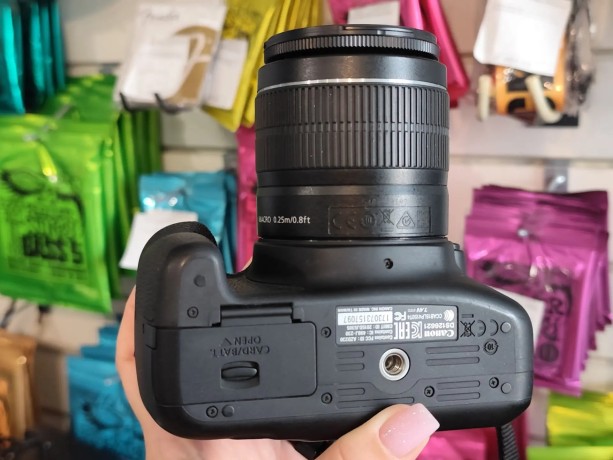 Canon Eos 1300D Kit 18-55Mm
