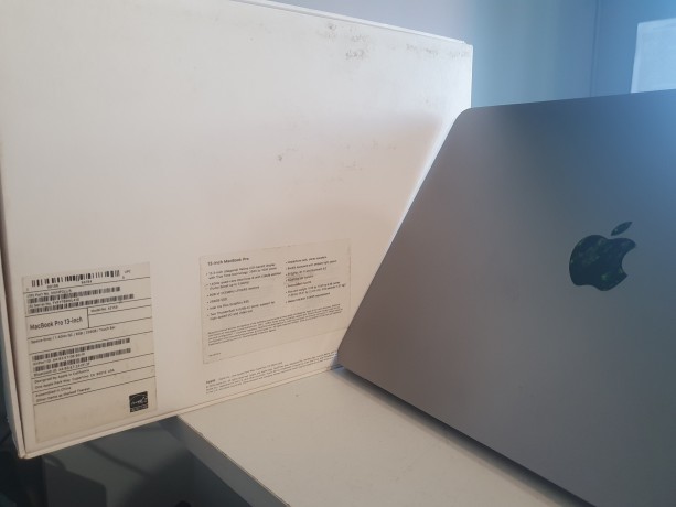 Apple Macbook Pro 13 (2 Thunderbolt)