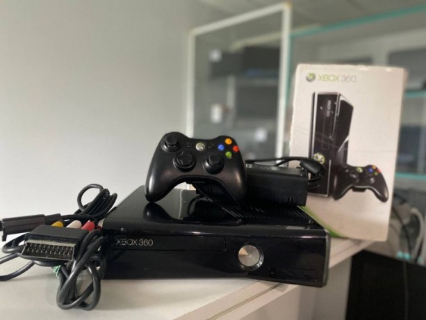 Microsoft Xbox 360 S