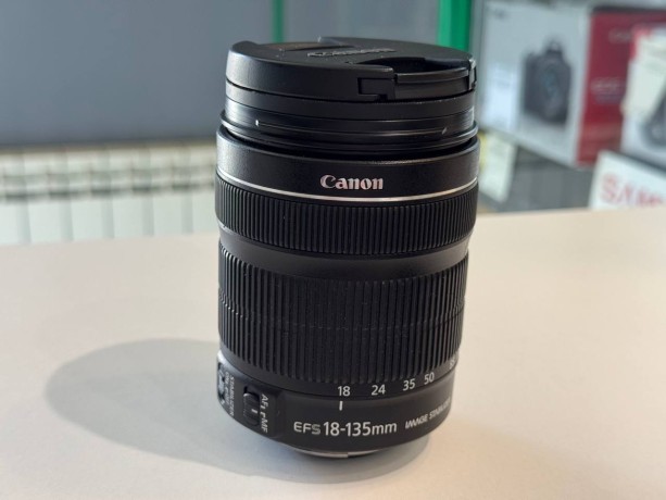 Canon Ef-S 18-135Mm