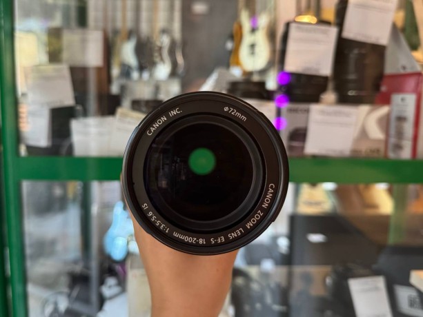 Canon Zoom Lens Ef-S 18-200Mm F3.5-5.6