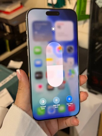 Apple iPhone 16 Pro Max