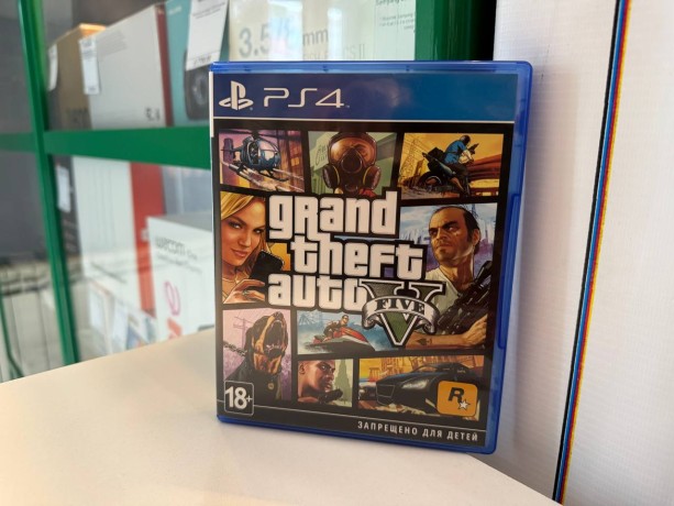 Grand Theft Auto V - Sony PS4