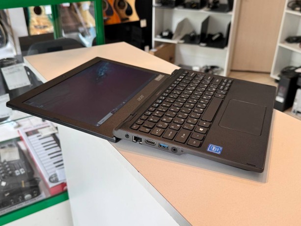 Acer Travelmate B1