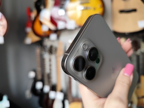 Apple iPhone 16 Pro Max