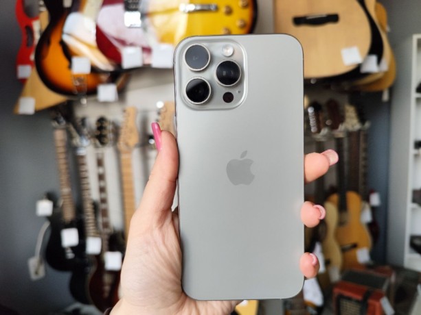 Apple iPhone 16 Pro Max