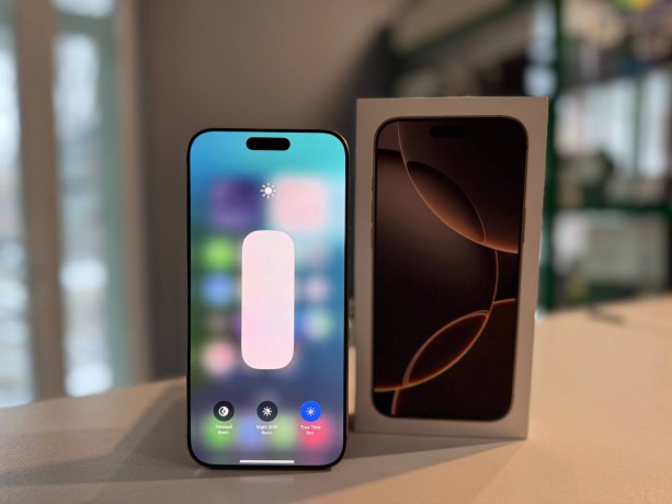 Apple iPhone 16 Pro Max