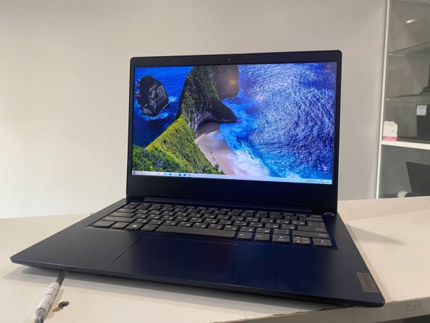 Lenovo Ideapad 3 14Ada05