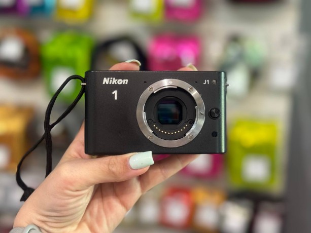 Nikon 1 J1