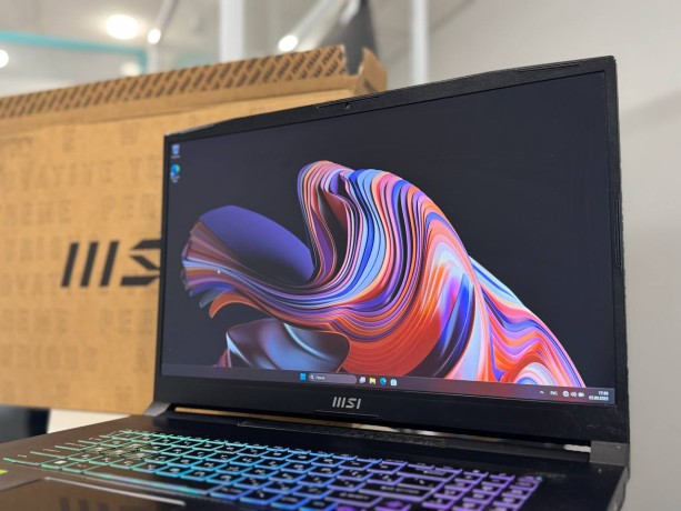 MSI Gf76 Katana 17 B12vfk-271Xru