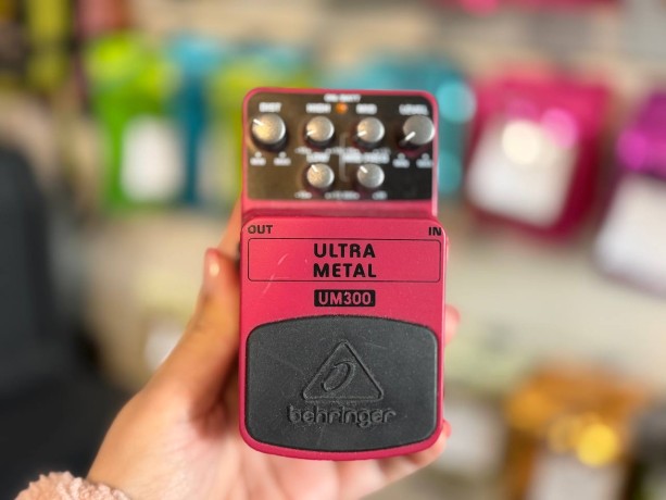 Behringer Um300 Ultra Metal