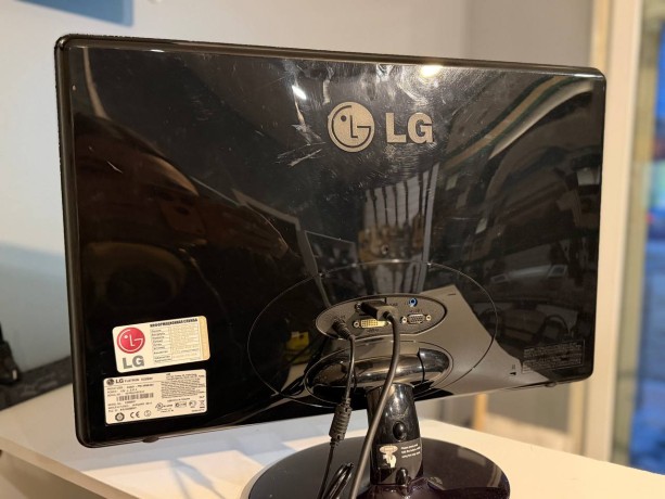 LG E2250v