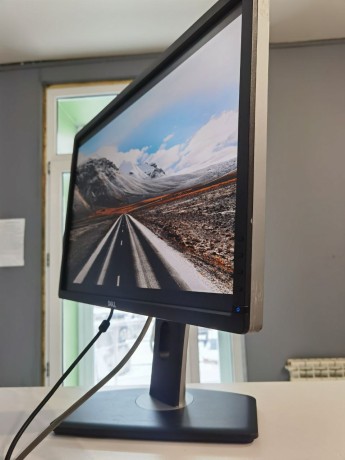 Dell Ultrasharp U2412m