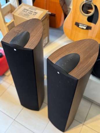 KEF Iq7
