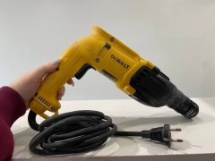 DeWALT D25033