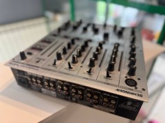 Behringer Djx700