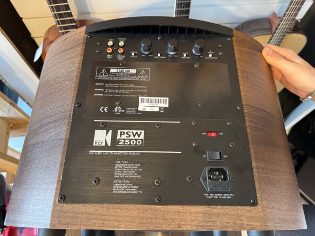KEF Psw 2500