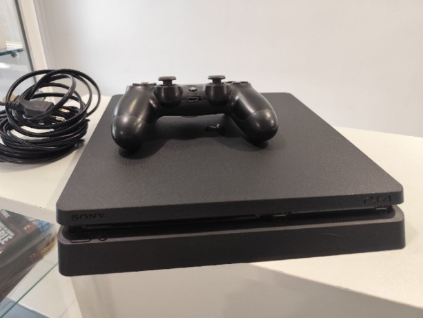 Sony Playstation 4 Slim