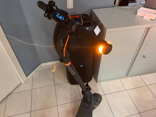 Ninebot Kickscooter E2 Pro