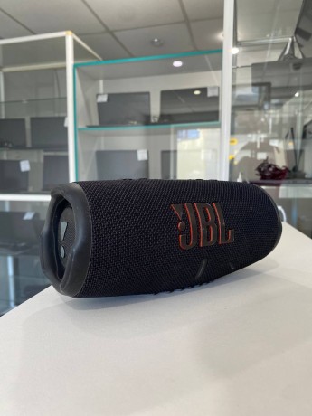 JBL Charge 5